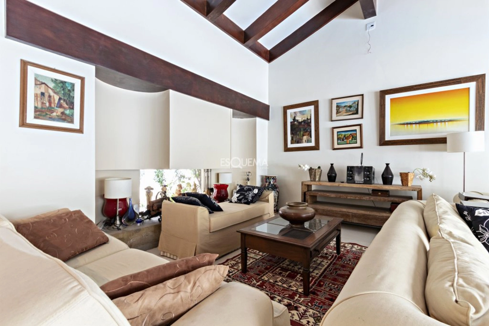 Casa com jardim e piscina - Imagem 7