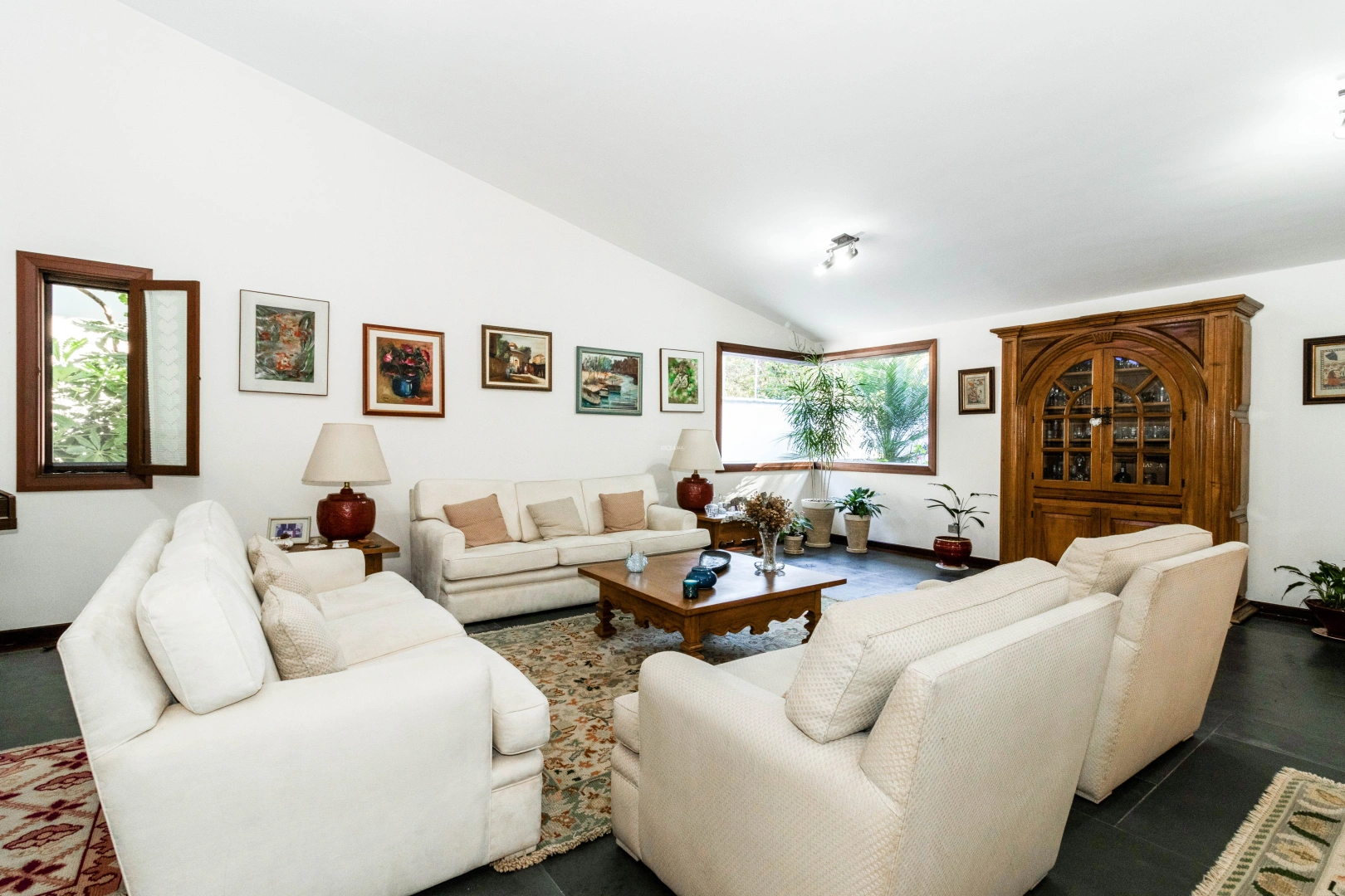 Casa com ambientes integrados e lazer completo - Imagem 7