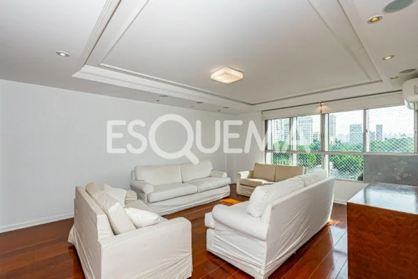 Apartamento com vista para Clube Pinheiros