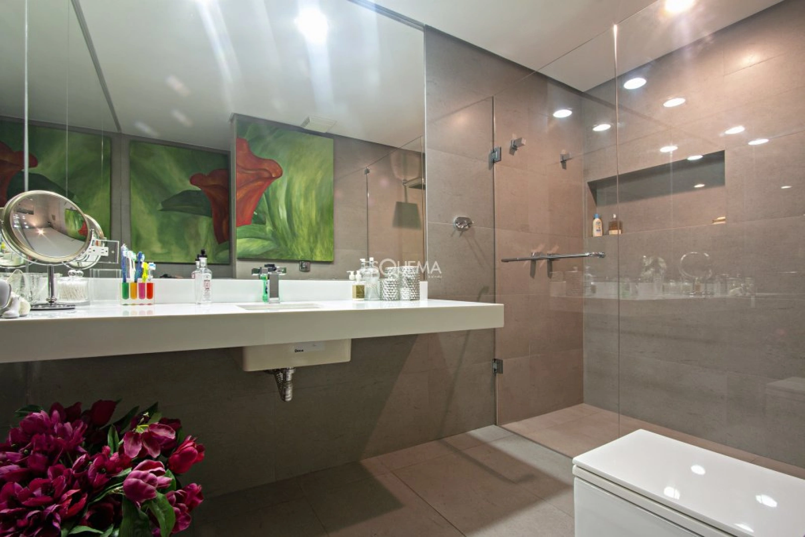 Casa moderna com piscina e ofurô - Imagem 14
