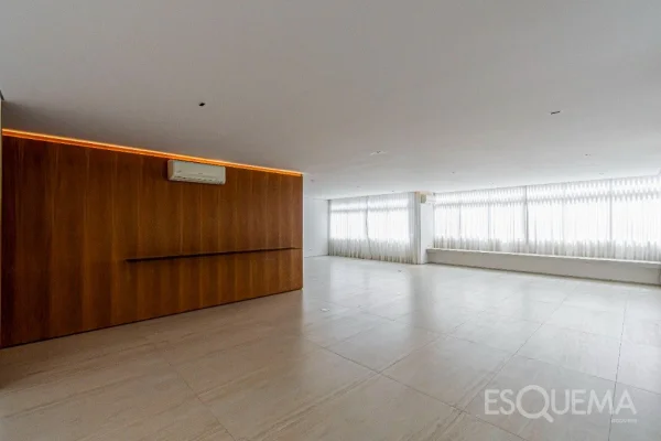 Apartamento reformado com 335 m² em localização privilegiada no Jardim Paulista