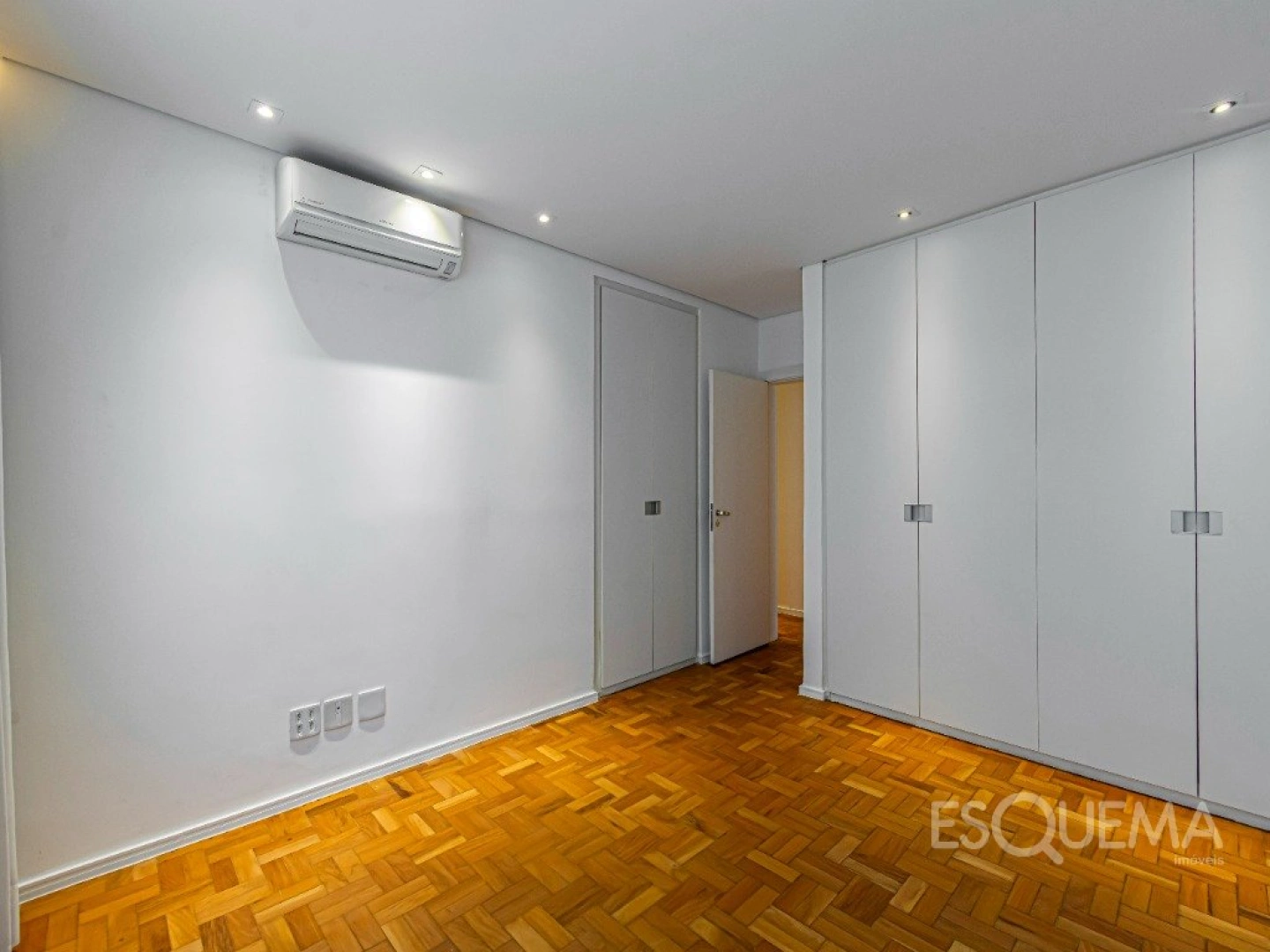 Apartamento reformado com 335 m² em localização privilegiada no Jardim Paulista - Imagem 8