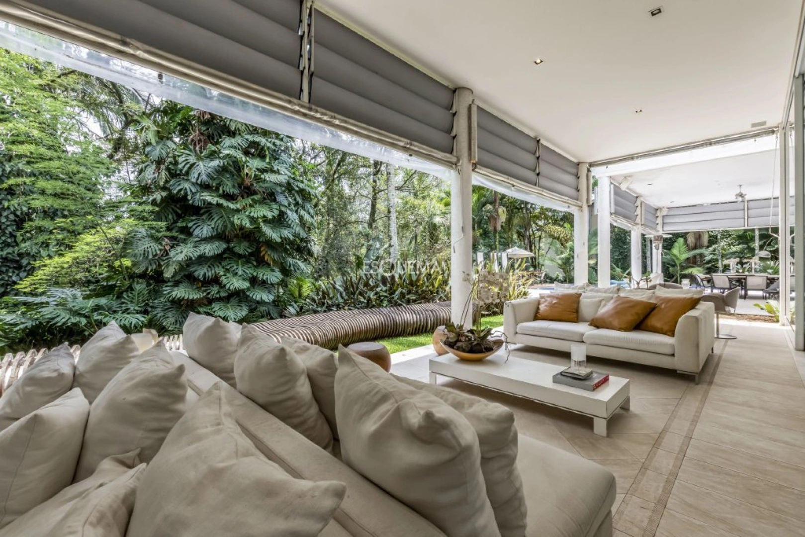 Casa em terreno com 3.000m2 em condomínio fechado - Imagem 13