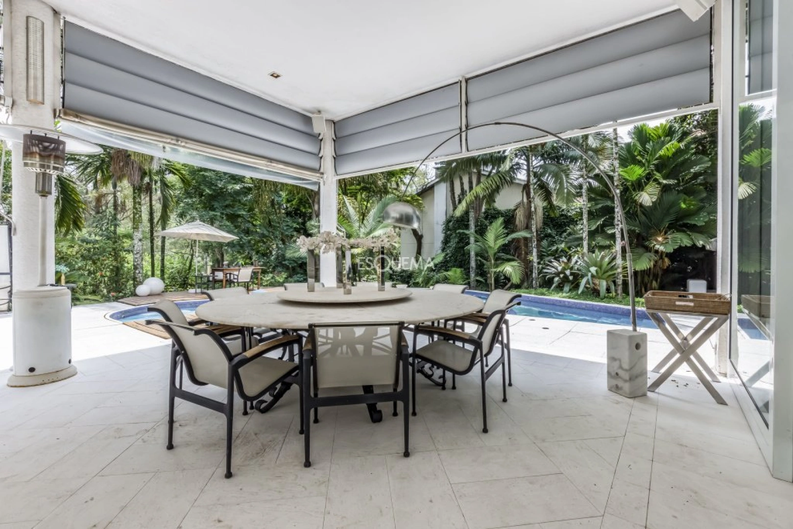 Casa em terreno com 3.000m2 em condomínio fechado - Imagem 5