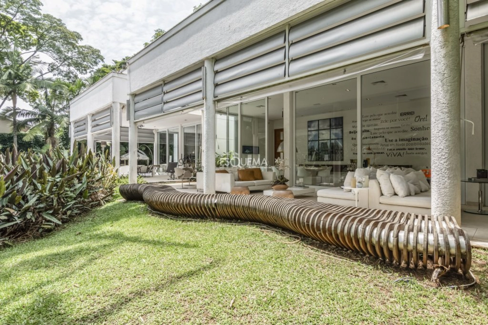 Casa em terreno com 3.000m2 em condomínio fechado - Imagem 7