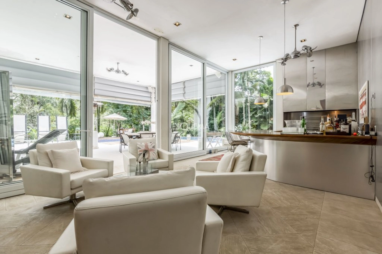 Casa em terreno com 3.000m2 em condomínio fechado - Imagem 8