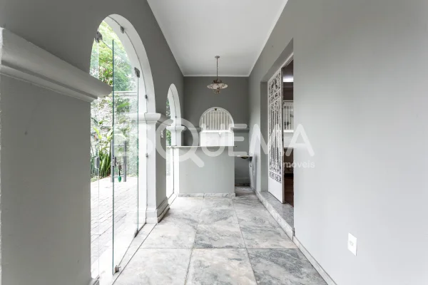 Casa com jardim em localização nobre