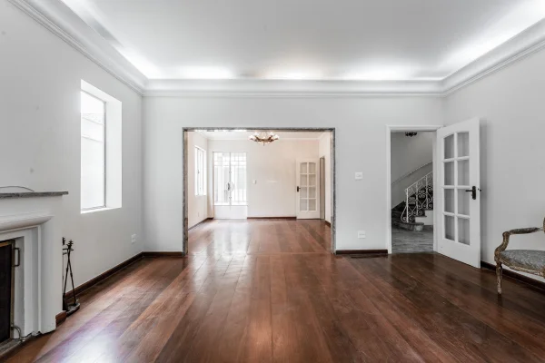 Casa com jardim em localização nobre