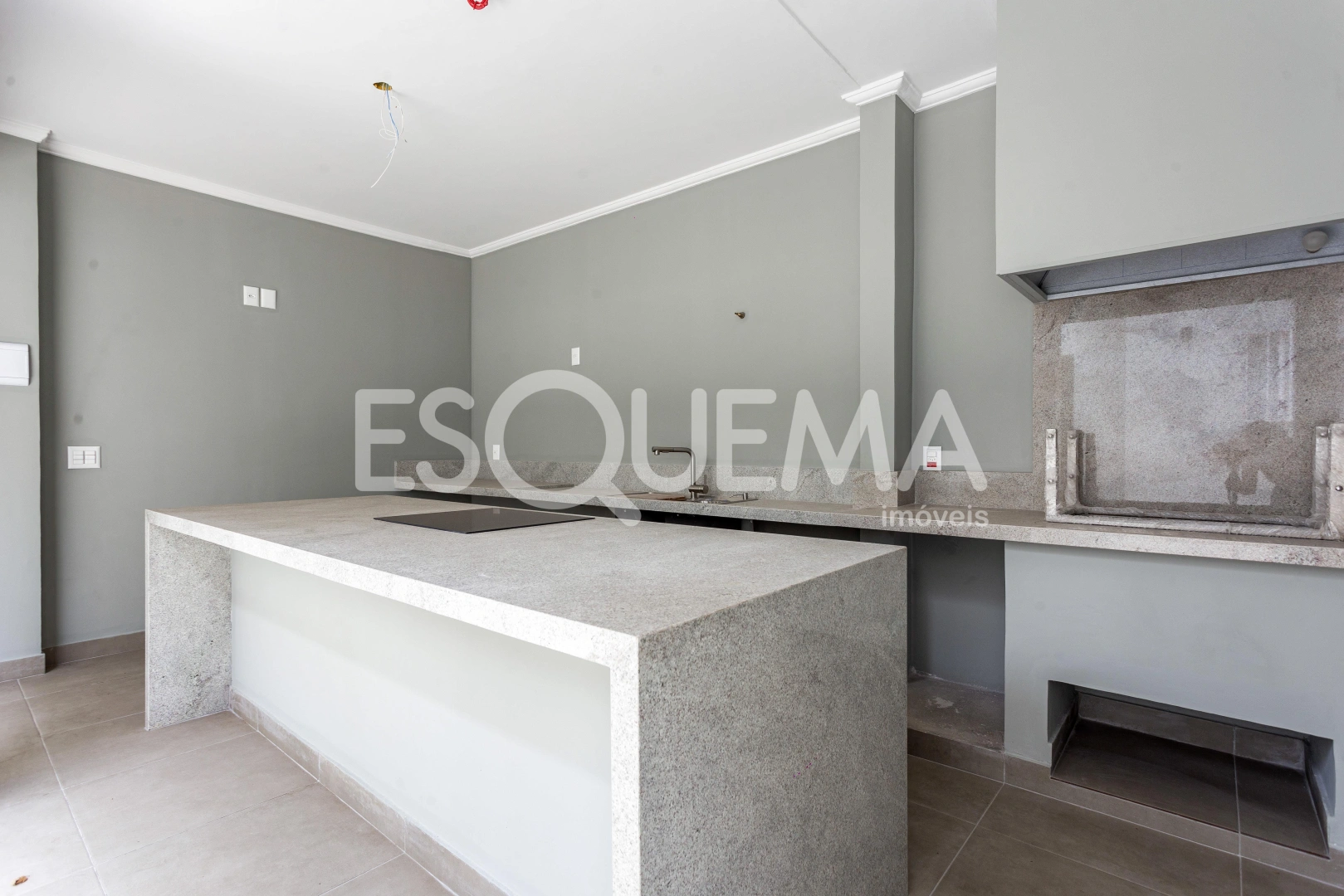 Casa com jardim em localização nobre - Imagem 8