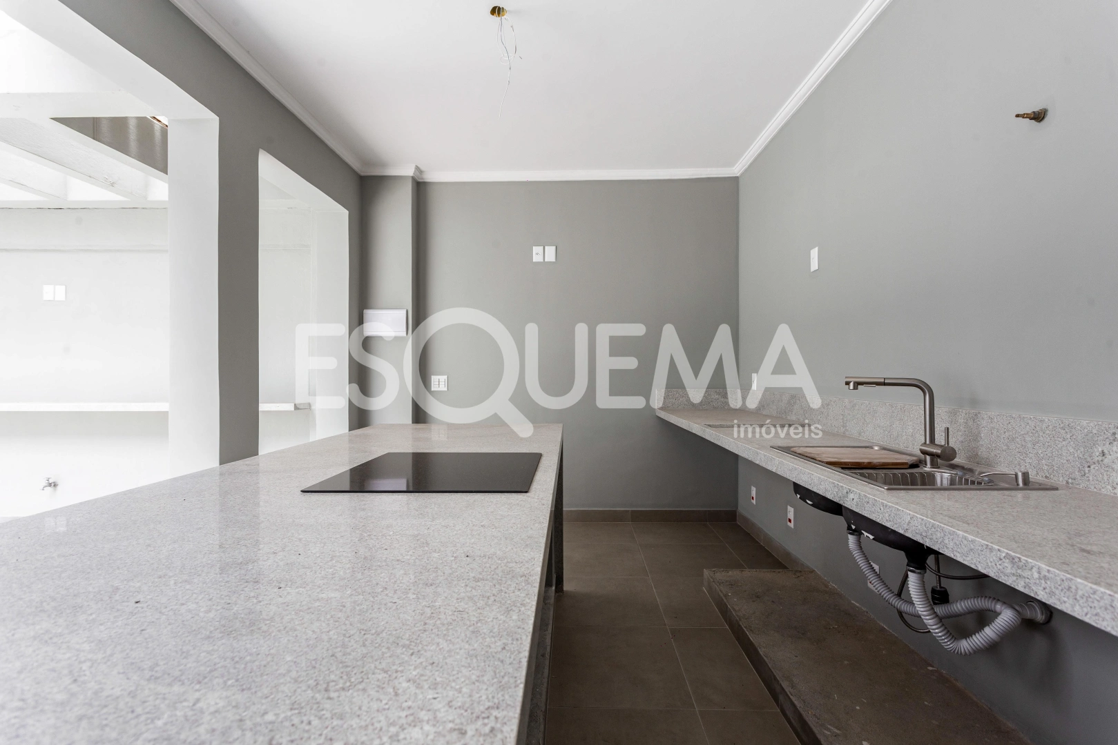 Casa com jardim em localização nobre - Imagem 9