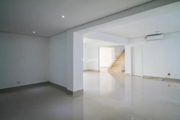 Casa nova no Jardim Europa