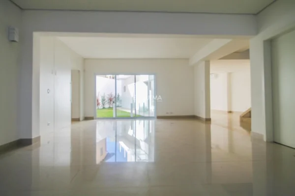 Casa nova no Jardim Europa