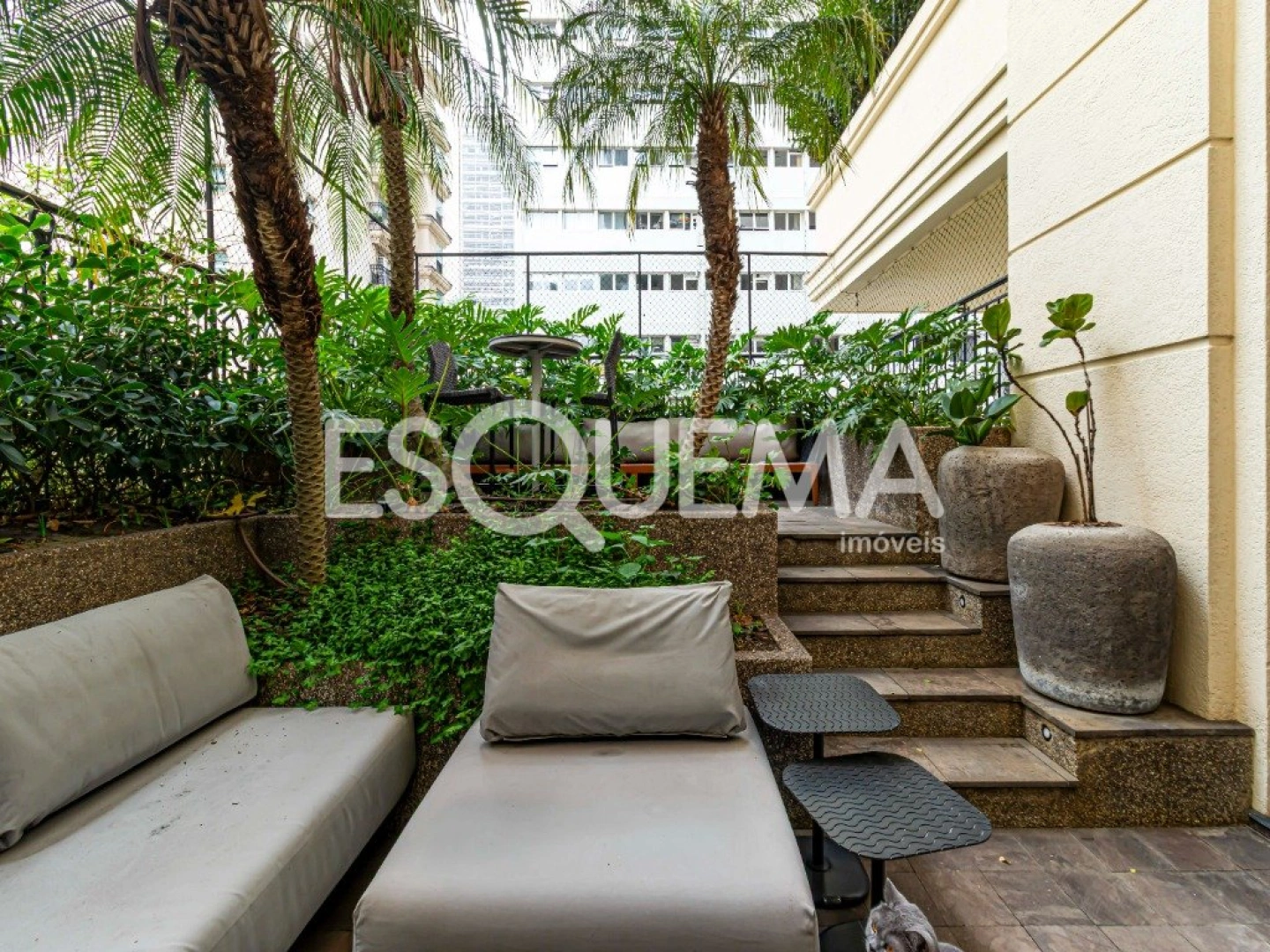 Apartamento reformado com projeto de Kiko Salomão no Jardim Paulista - Imagem 3