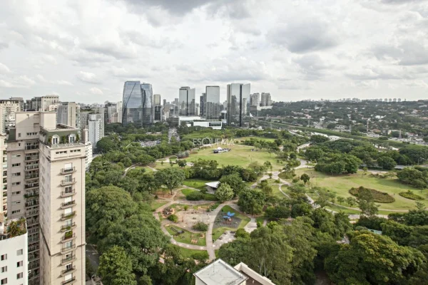 Cobertura com vista para o Parque do Povo