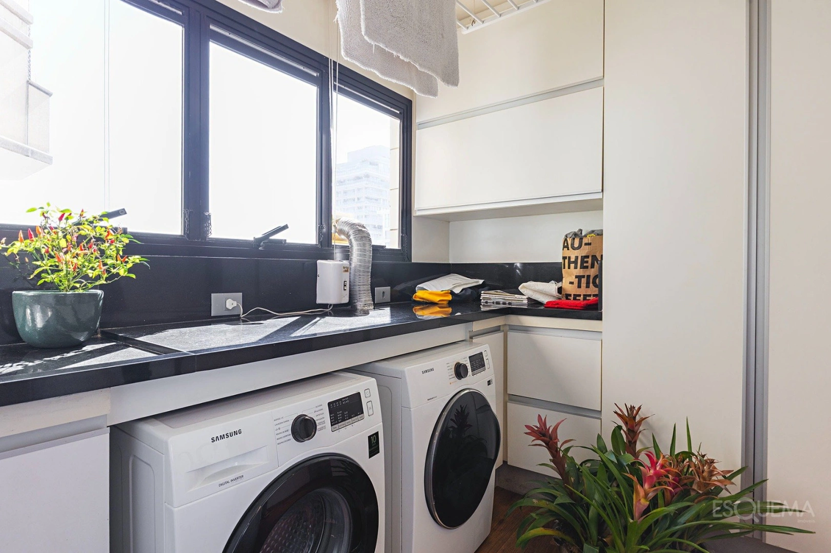 Apartamento reformado e com varanda - Imagem 13