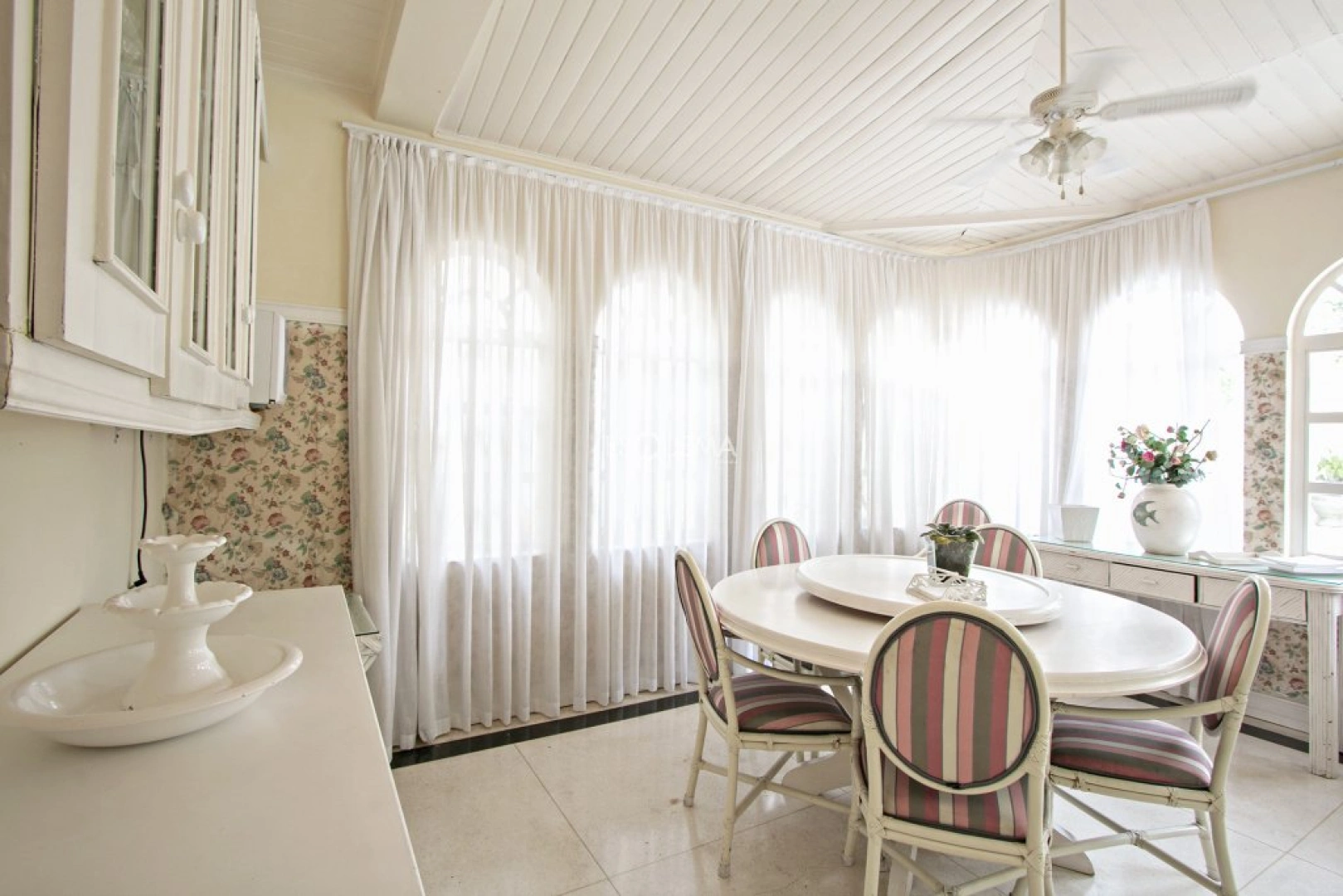 Casa em rua fechada na Cidade Jardim - Imagem 15