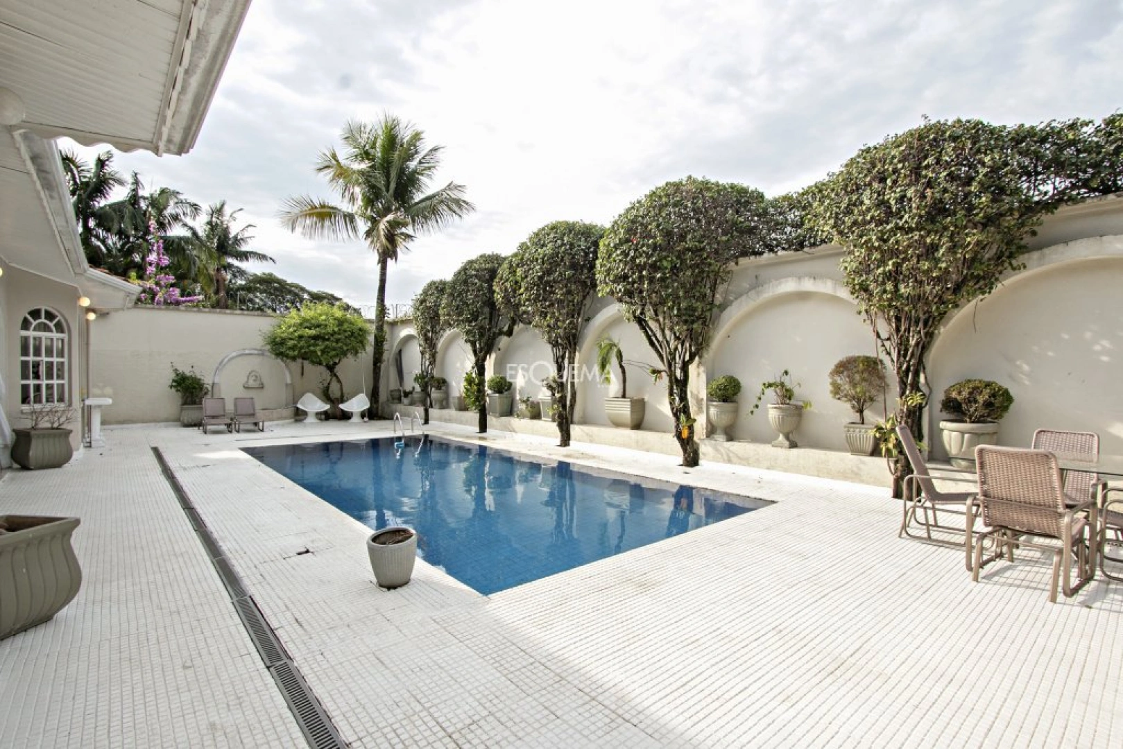Casa em rua fechada na Cidade Jardim - Imagem 3