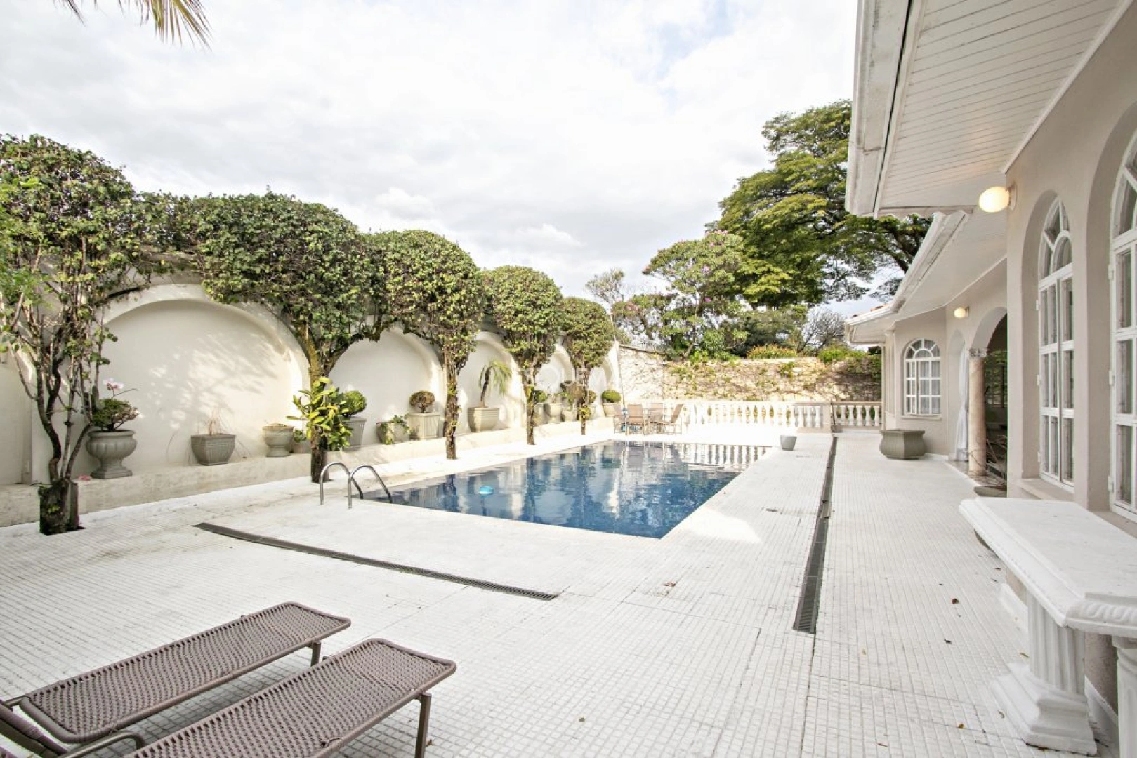 Casa em rua fechada na Cidade Jardim - Imagem 4