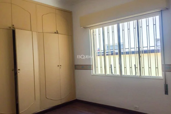 Casa comercial em localização privilegiada