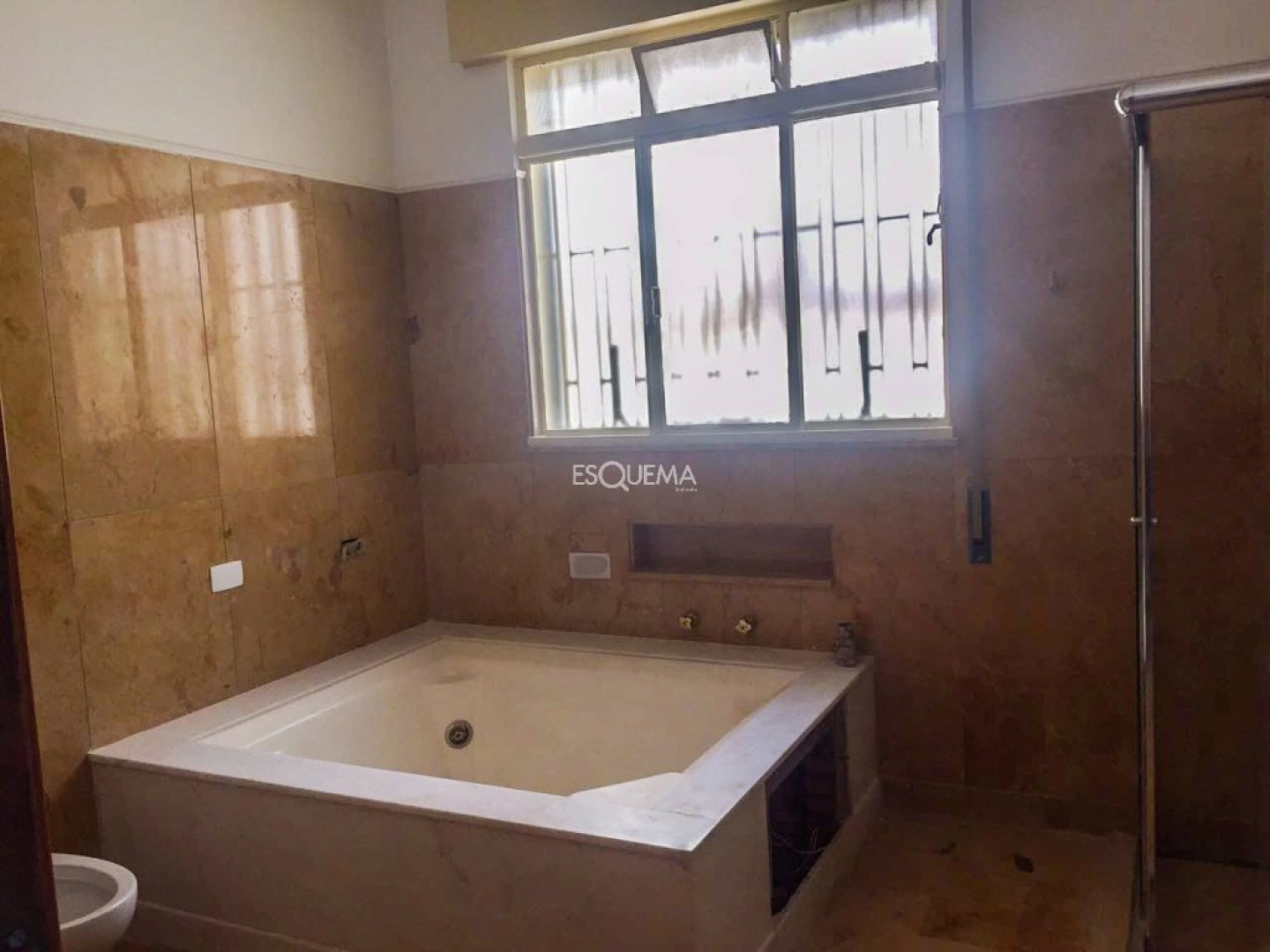 Casa comercial em localização privilegiada - Imagem 8