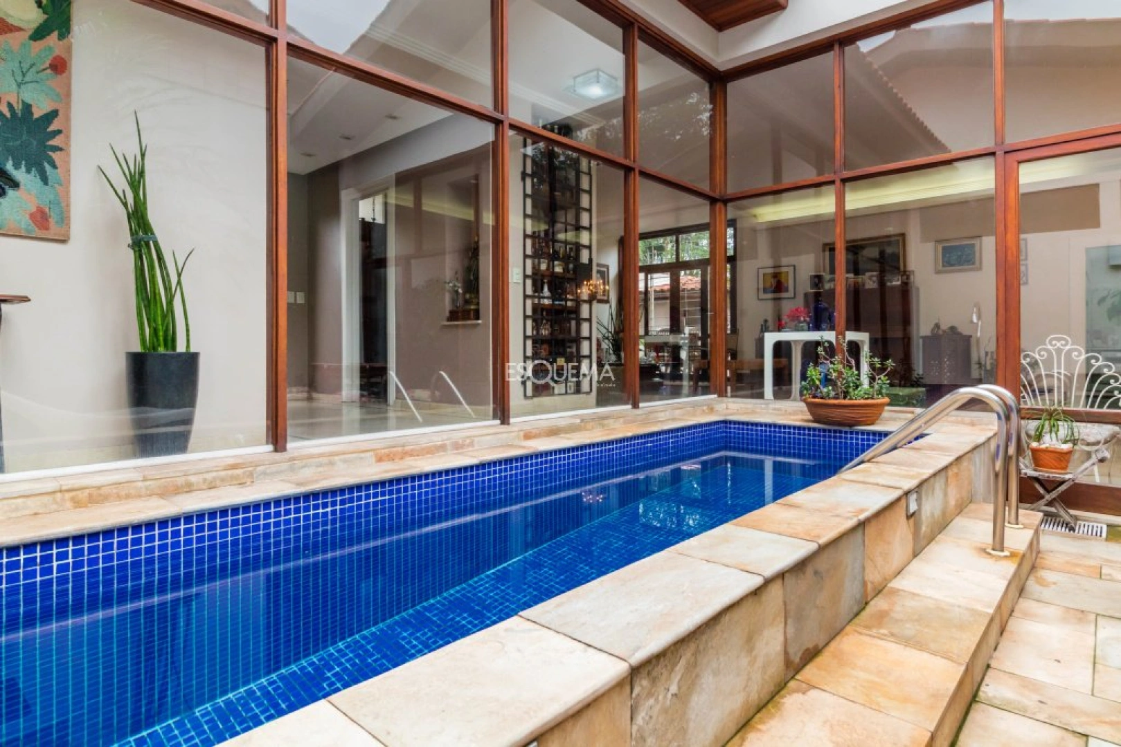 Casa reformada próxima ao Parque Ibirapuera - Imagem 1