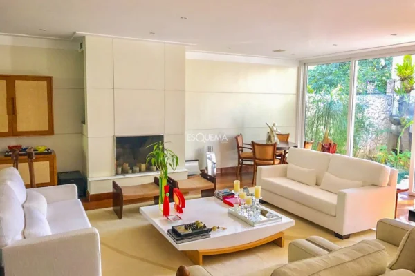 Casa recém-reformada no Jardim Paulistano