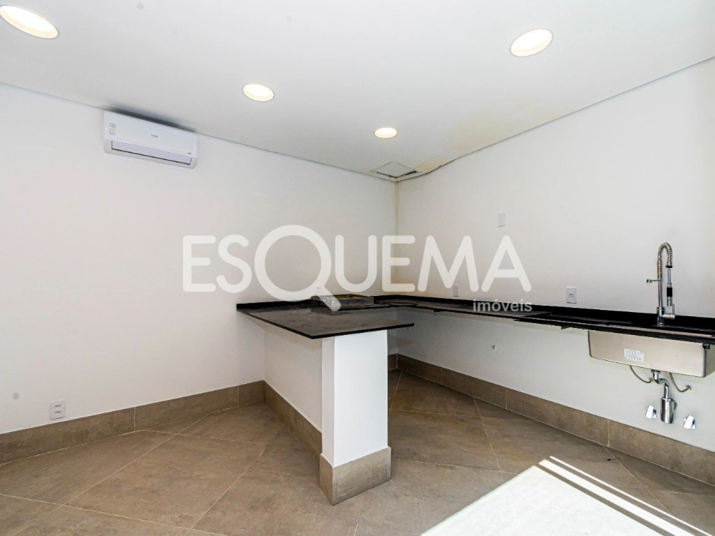 Casa nova com projeto moderno - Imagem 12