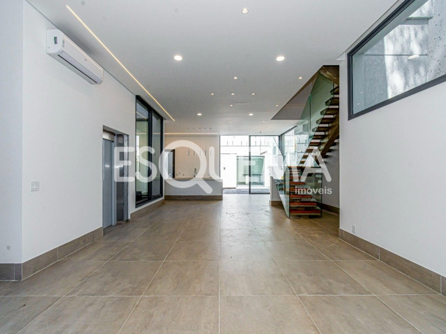 Casa nova com projeto moderno - Imagem 4