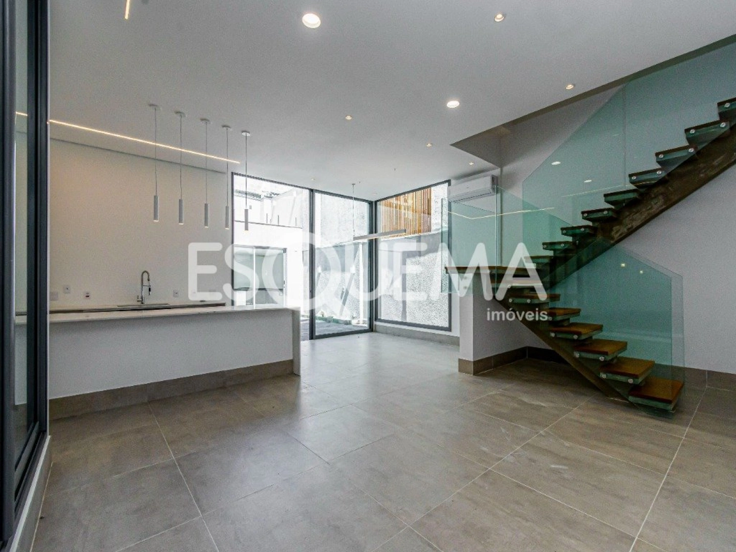 Casa nova com projeto moderno - Imagem 6