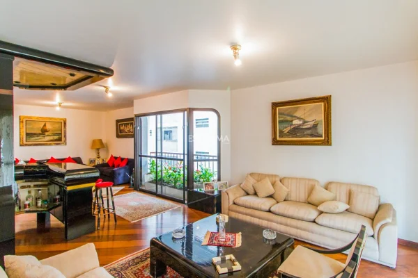 Apartamento amplo no Jardim Paulista