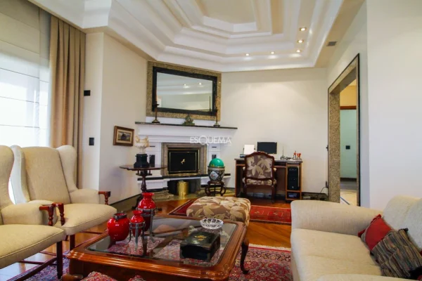 Cobertura duplex ampla em Moema Pássaros