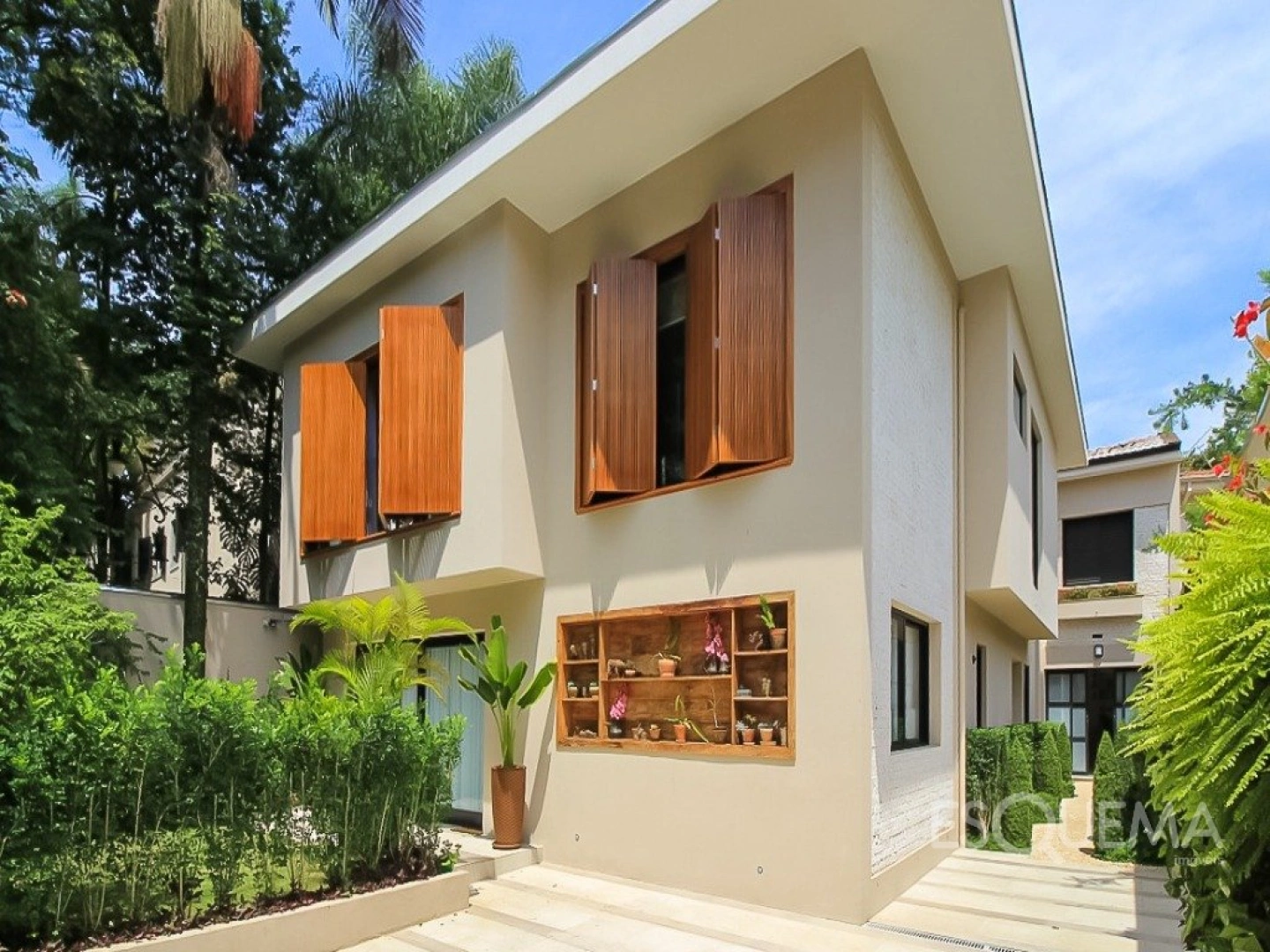Casa moderna e reformada - Imagem 1