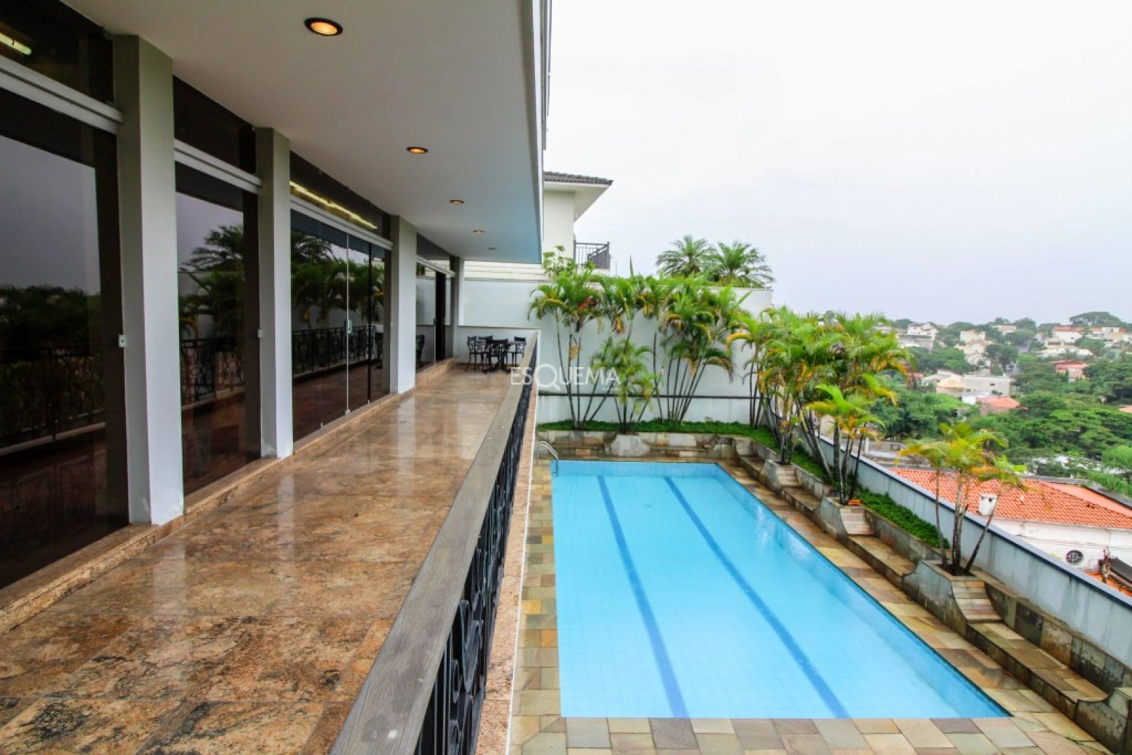 Casa em estilo clássico de alto padrão - Imagem 9