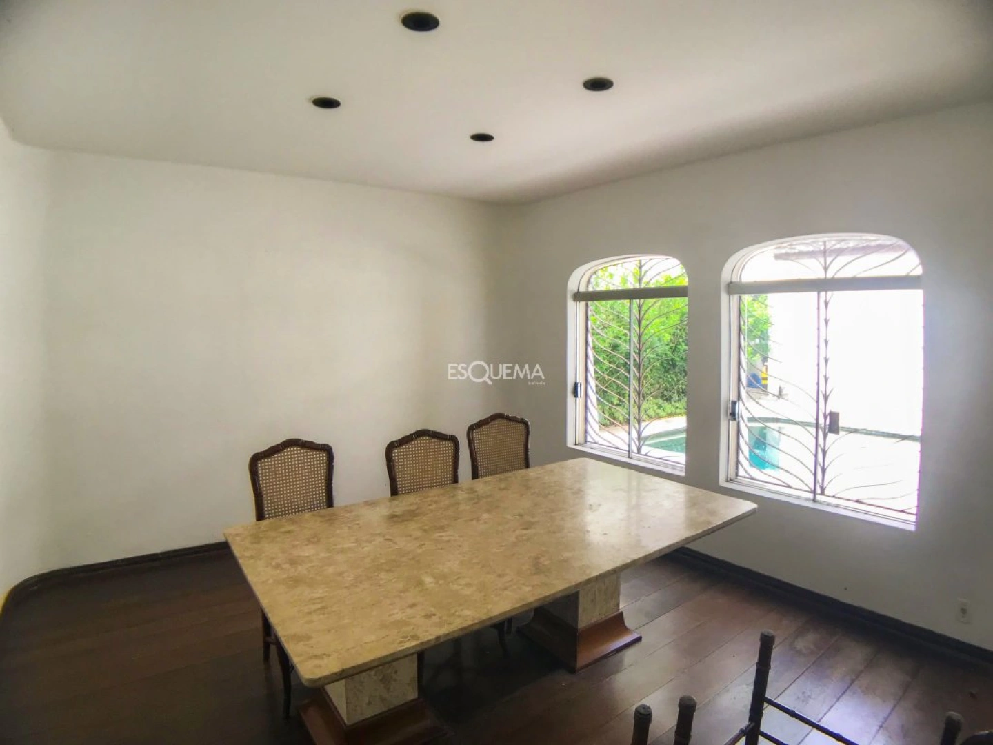 Casa com piscina na Cidade Jardim - Imagem 9