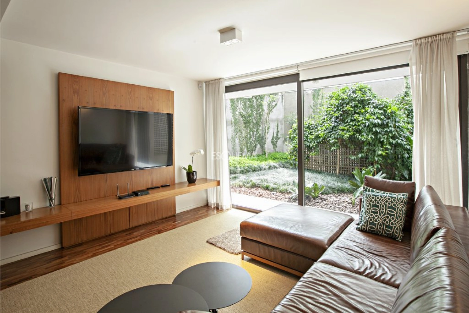 Casa com projeto moderno no Jardim Guedala - Imagem 11