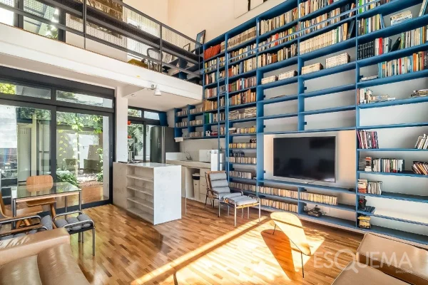Casa de vila com arquitetura autoral em Pinheiros