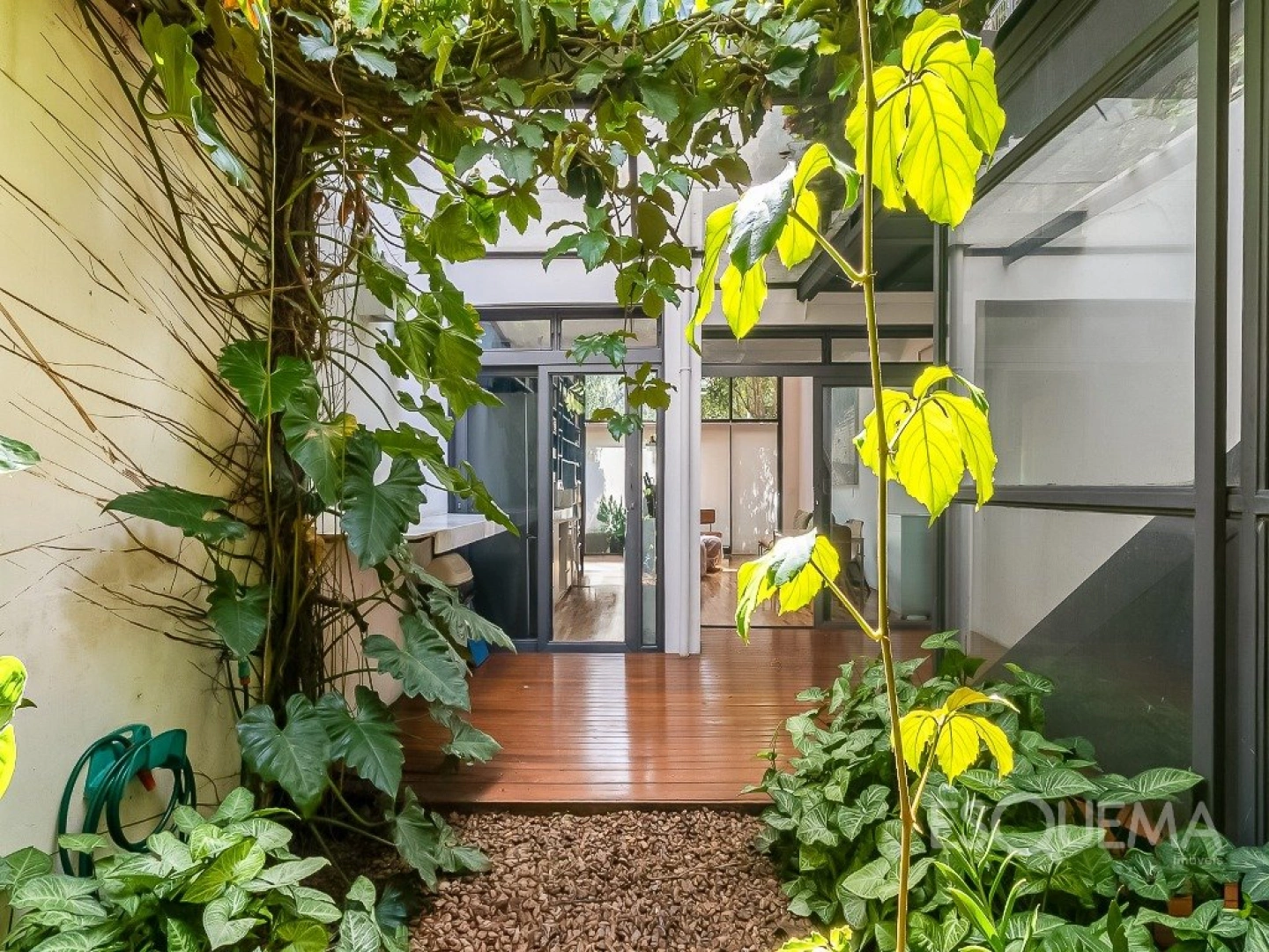 Casa de vila com arquitetura autoral em Pinheiros - Imagem 7