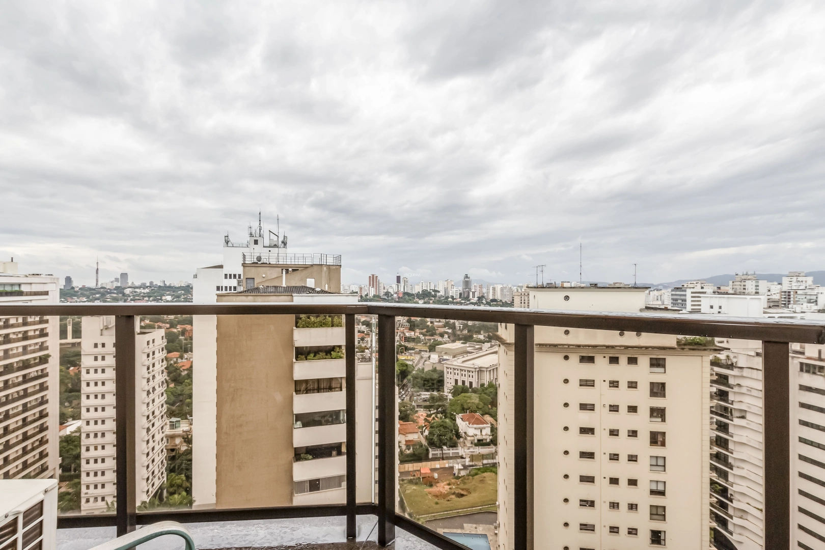 Apartamento próximo à Praça Vilaboim - Imagem 15