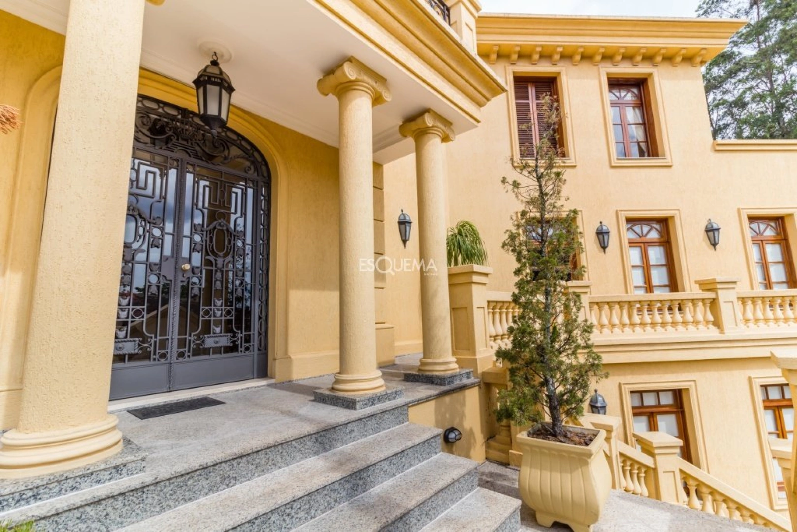 Casa em rua fechada com portão blindado. - Imagem 2