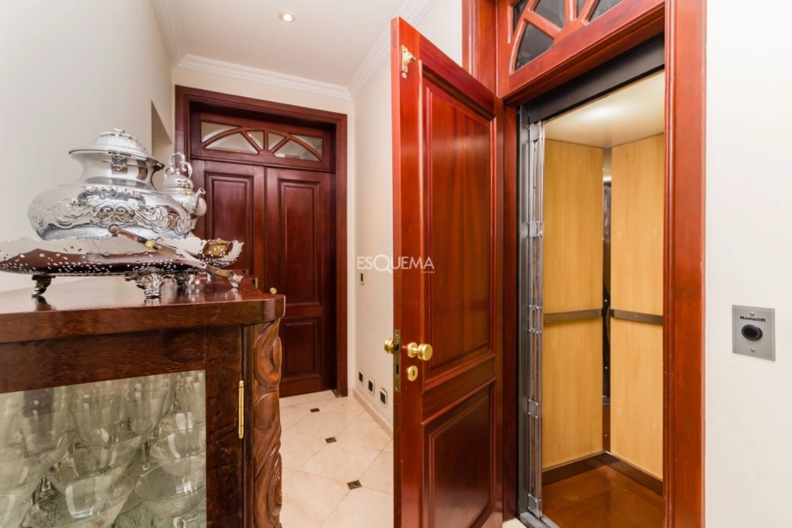 Casa em rua fechada com portão blindado. - Imagem 9