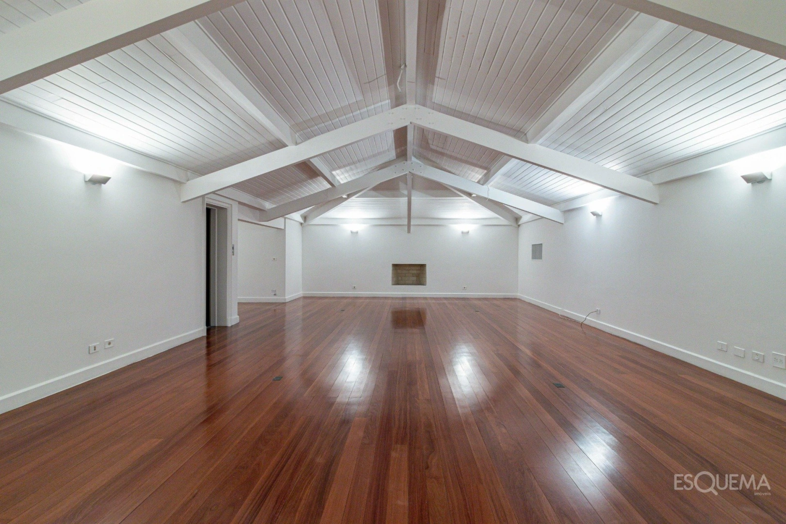 Casa com piscina em rua fechada - Imagem 15
