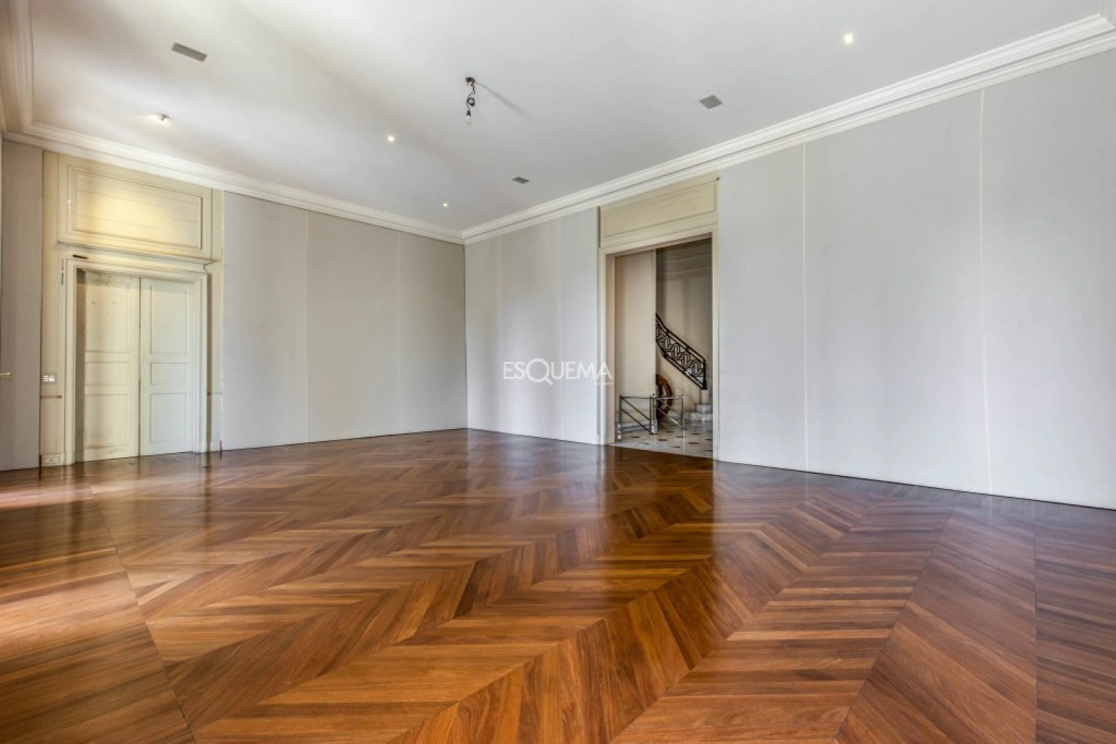 Casa com piscina em rua fechada - Imagem 6