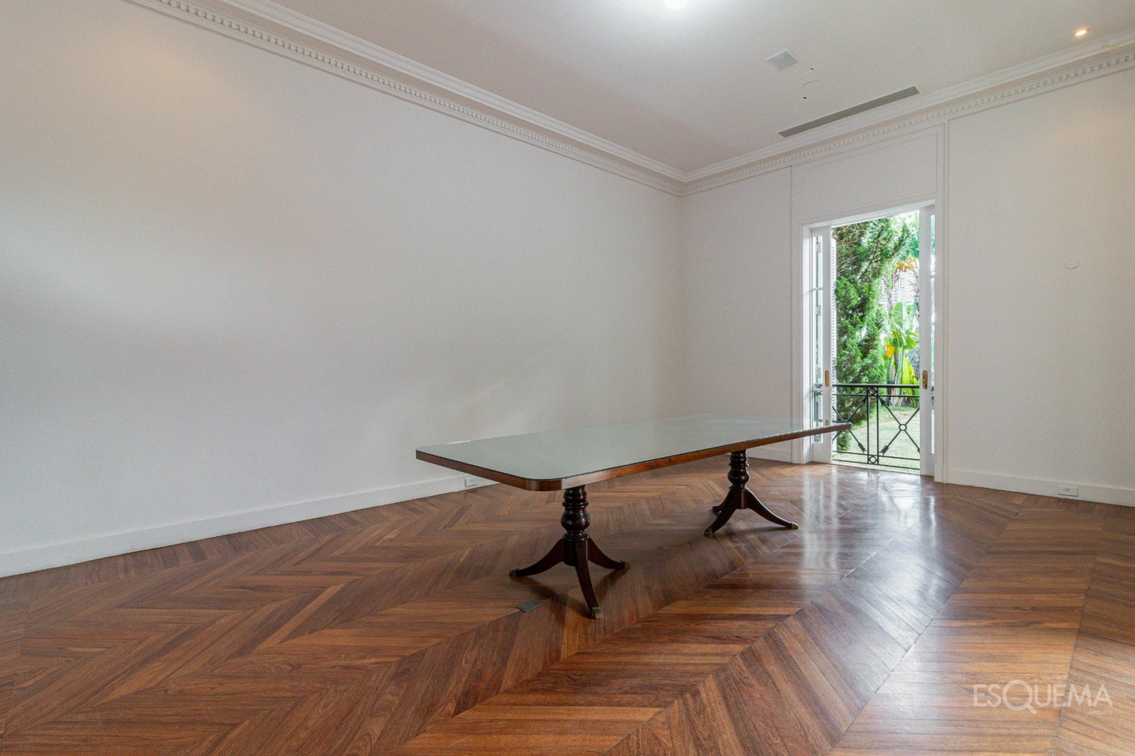 Casa com piscina em rua fechada - Imagem 9