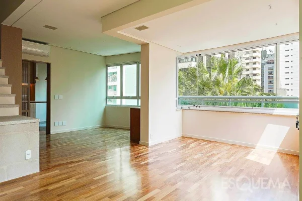 Apartamento duplex, bem localizado, próximo ao Shopping Iguatemi