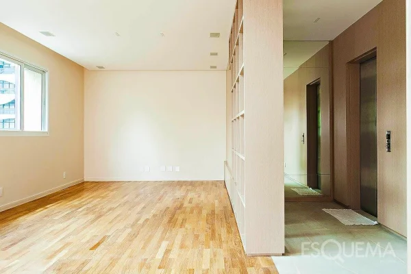 Apartamento duplex, bem localizado, próximo ao Shopping Iguatemi