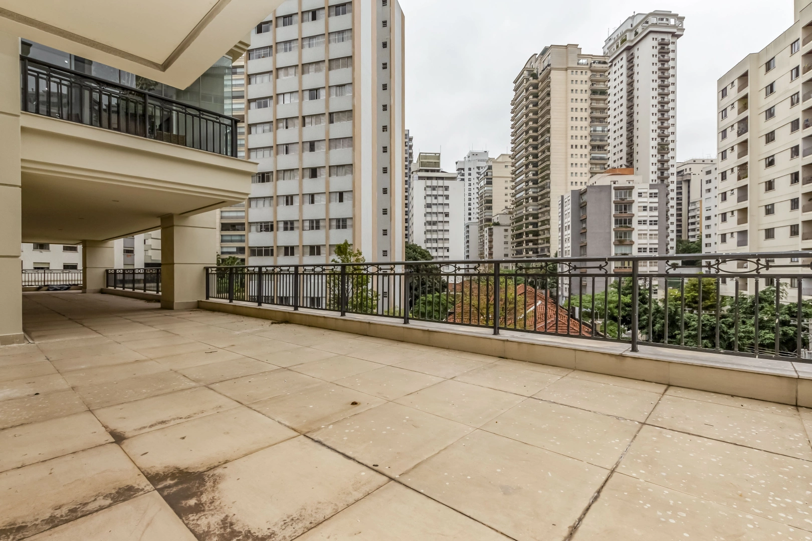 Apartamento em prédio com infraestrutura completa - Imagem 1