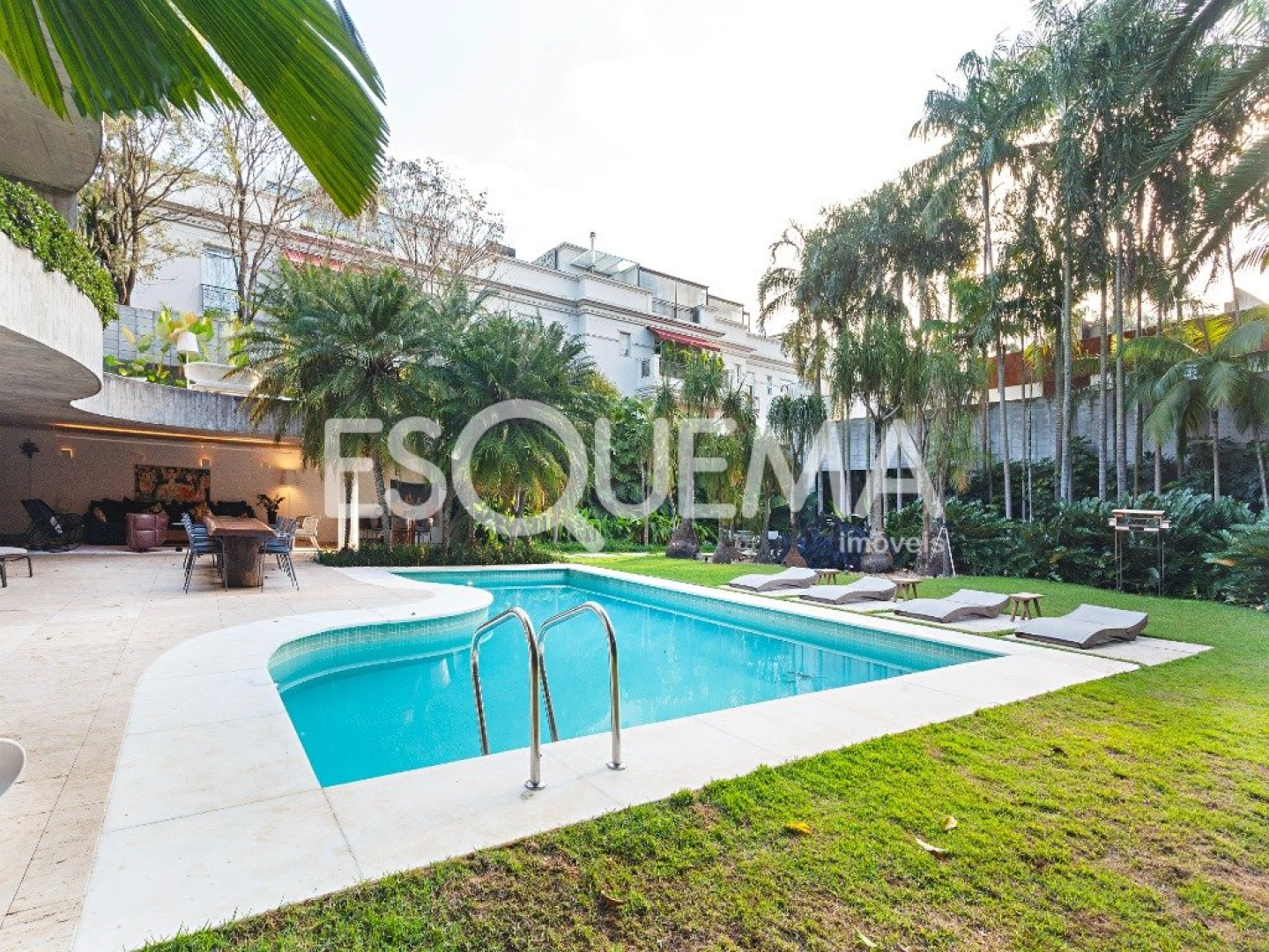 Casa modernista com projeto de Ruy Ohtake - Imagem 11