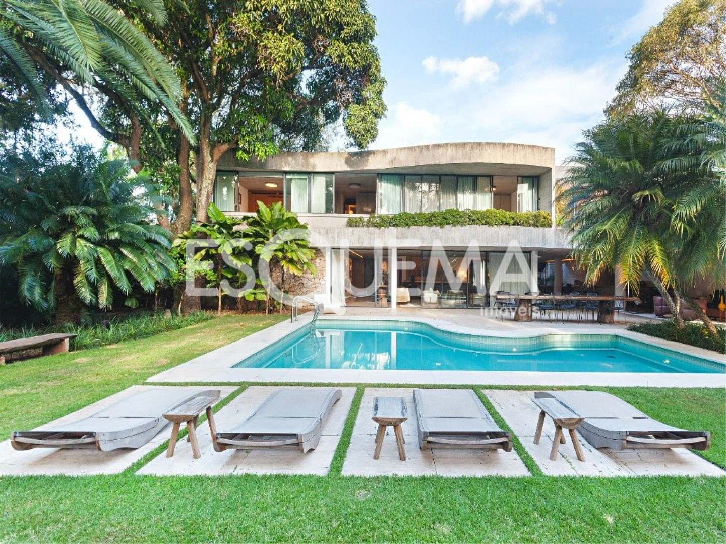 Casa modernista com projeto de Ruy Ohtake - Imagem 1