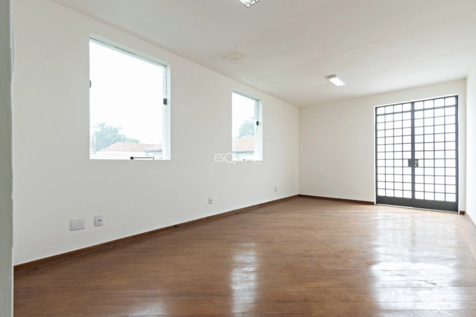 Casa comercial com edícula e jardim - Imagem 12