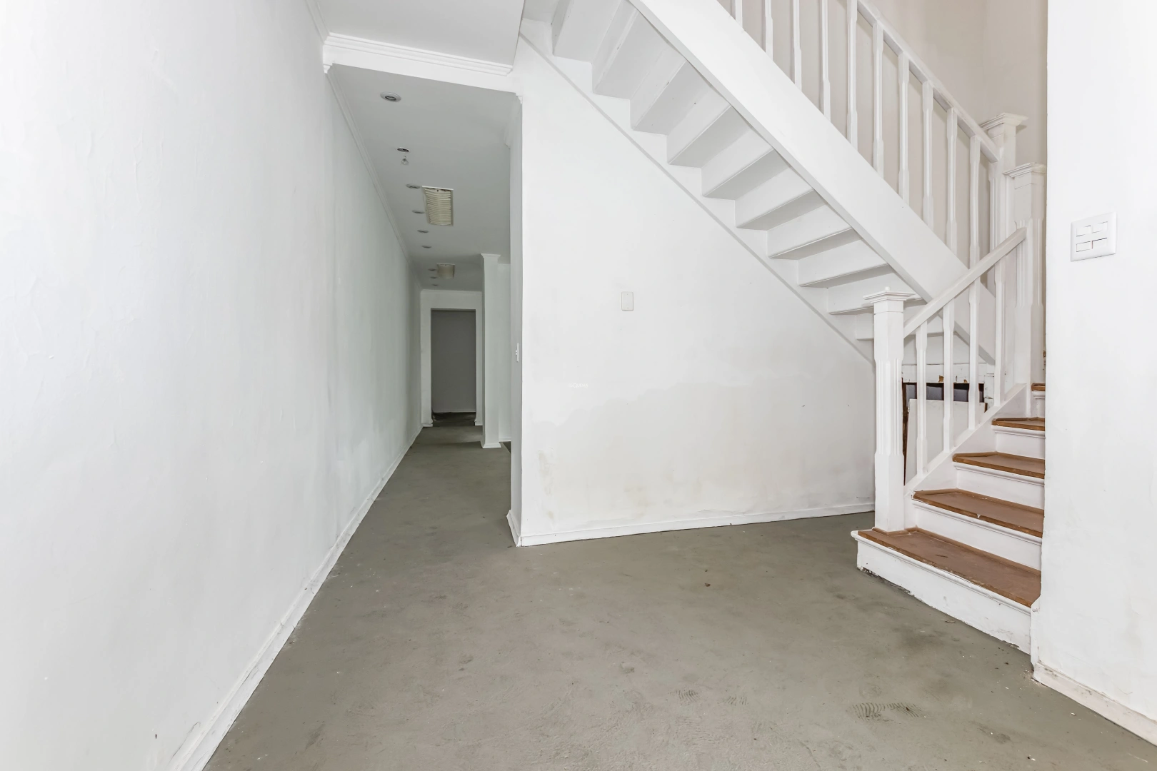 Casa comercial com edícula e jardim - Imagem 4
